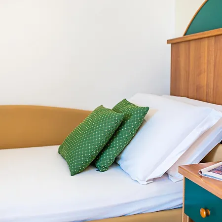 Bembo 4* Μπιμπιόνε