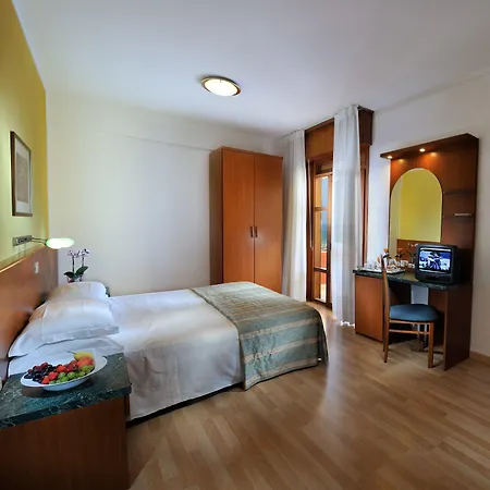 Bembo 4* Μπιμπιόνε