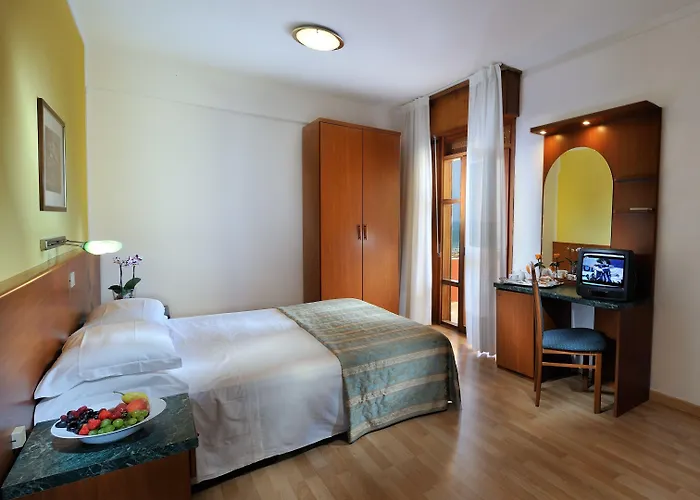 Bembo 4* Μπιμπιόνε